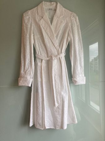 Weisses Sommerkleid von NA-KD, Grösse 36 - Neuwertig!