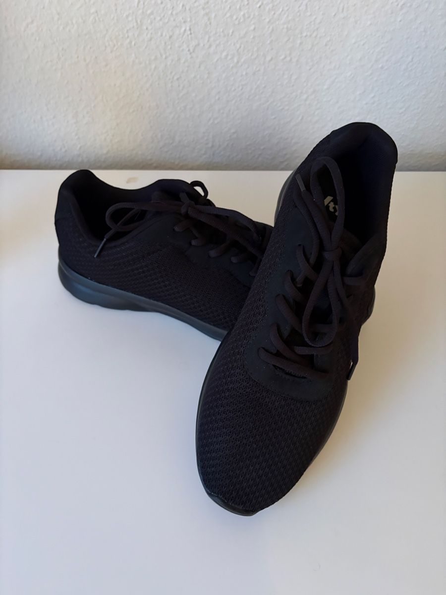 Dosenbach Scarpe da uomo: Vty Herren Sneaker, Grösse 43 / NEU – Nuovo (secondo la descrizione) da Oberengstringen venduto da Marling 1