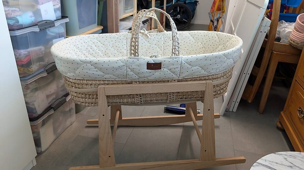 Wiegen & Stubenwagen: Moseskorb mit Schaukelstand – Gebraucht aus Zürich von albalm 2