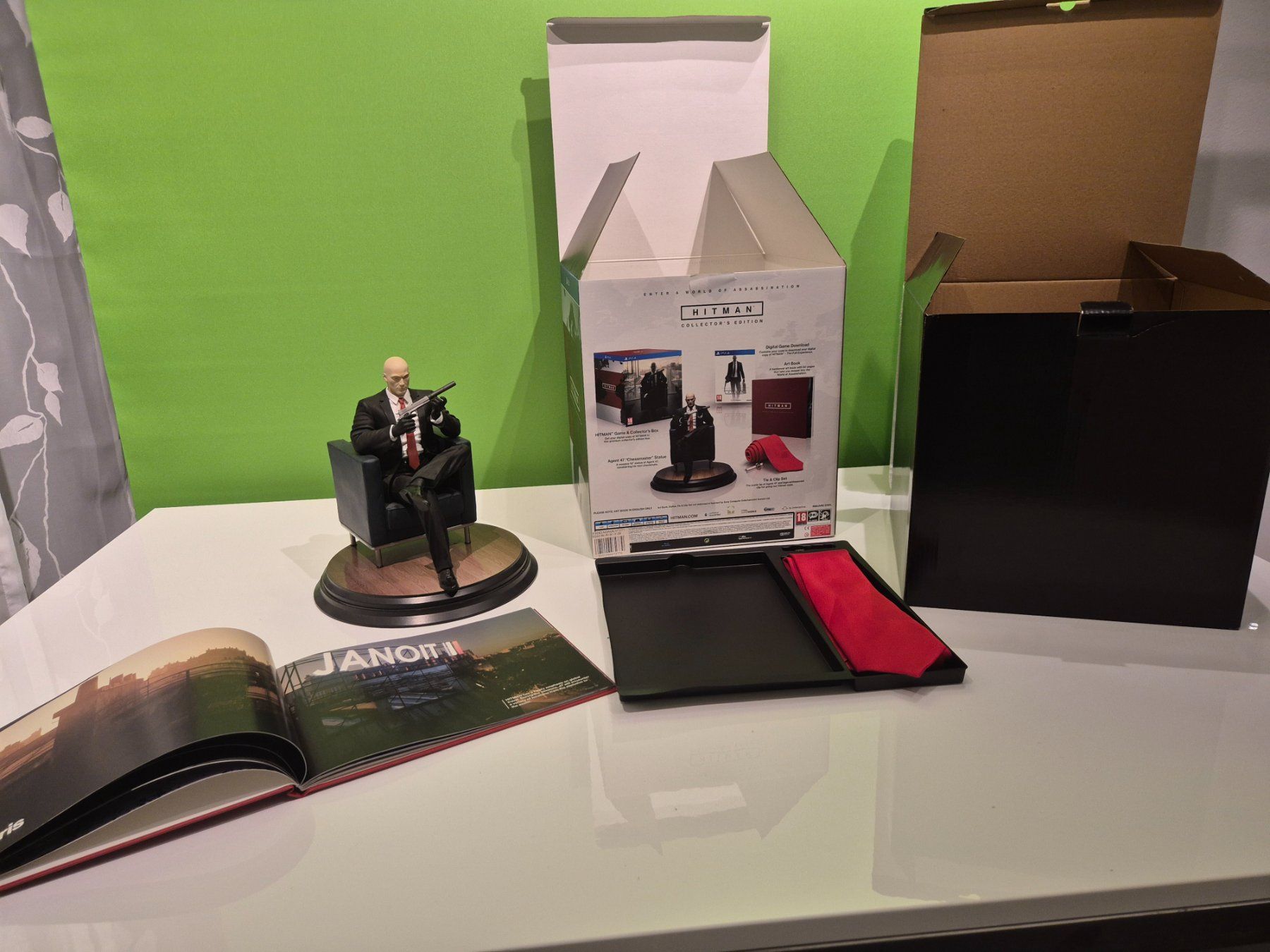 Giochi: HITMAN Agent 47 Chessmaster Statue + Extras – Usato da Moosseedorf venduto da hermeses 1