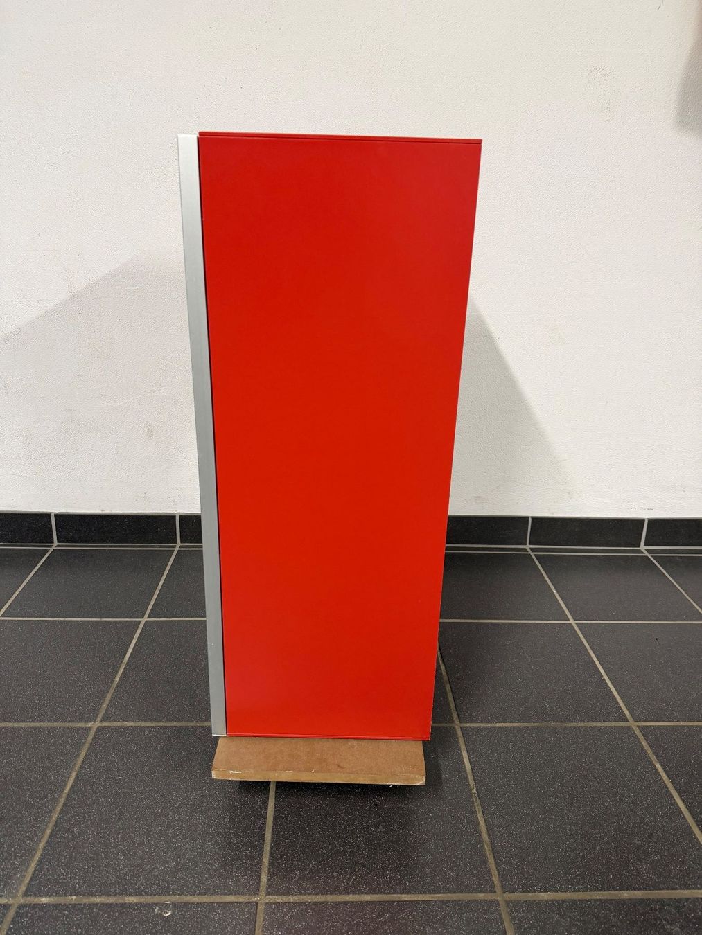 Vetrine: Vitrine für Hobbyraum, Badzimmer oder Keller/Garage – Usato da Hölstein venduto da Rupski 1