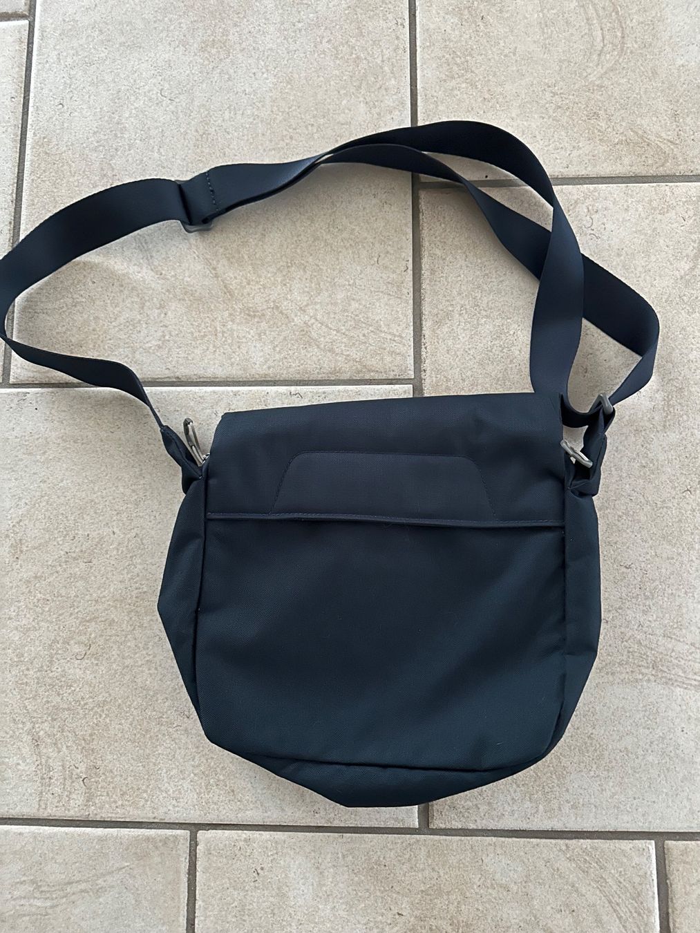 Borse da donna: Jack Wolfskin Umhängetasch Dunkelblau – Usato da Jona venduto da Petra2607 1