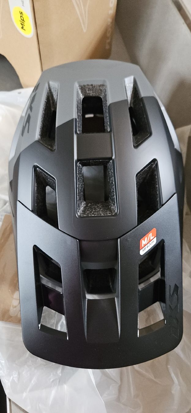 IXS Caschi: Neuer, ungetragener IXS Flow 1.0 MIPS Helm, Black-Graphite, – Nuovo e nell'imballaggio originale da Mauensee venduto da Padai 3