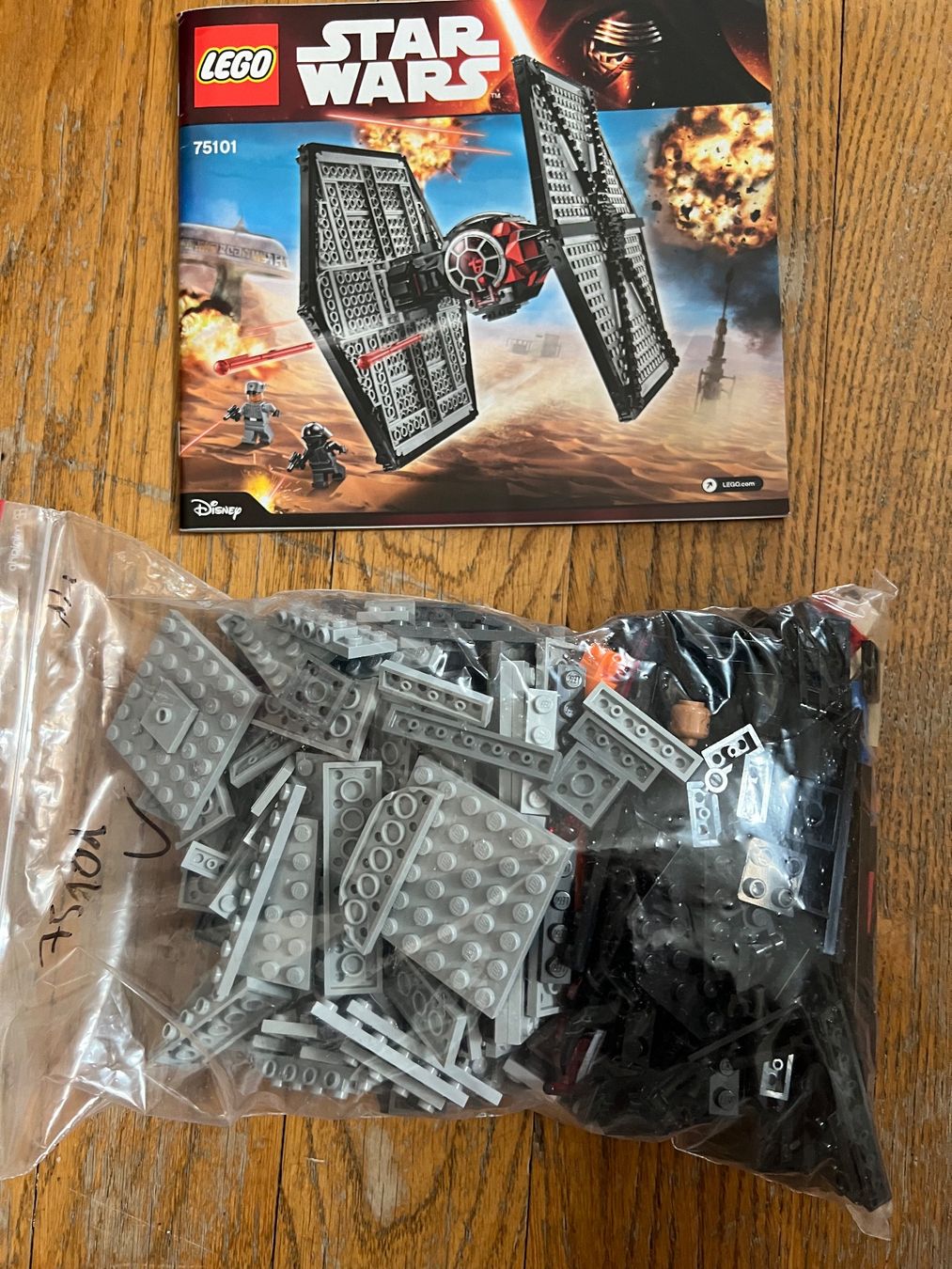Lego Kit di costruzioni: LEGO STAR WARS 75101 First Order Special Forces TIE Fighter – Usato da Lausanne venduto da cat_656q 1