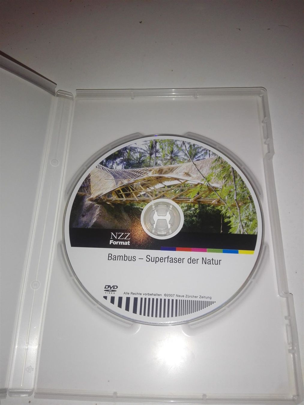Tutti i DVDs: Bambus - Superfaser der Natur                (NZZ-Format) – Usato da St. Gallen venduto da elk2021 1