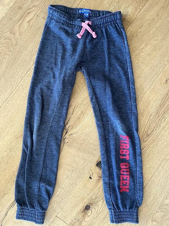 Pantaloni: Trainerhosen Mädchen Gr.122/128 – Usato da Oberkirch LU venduto da ocki