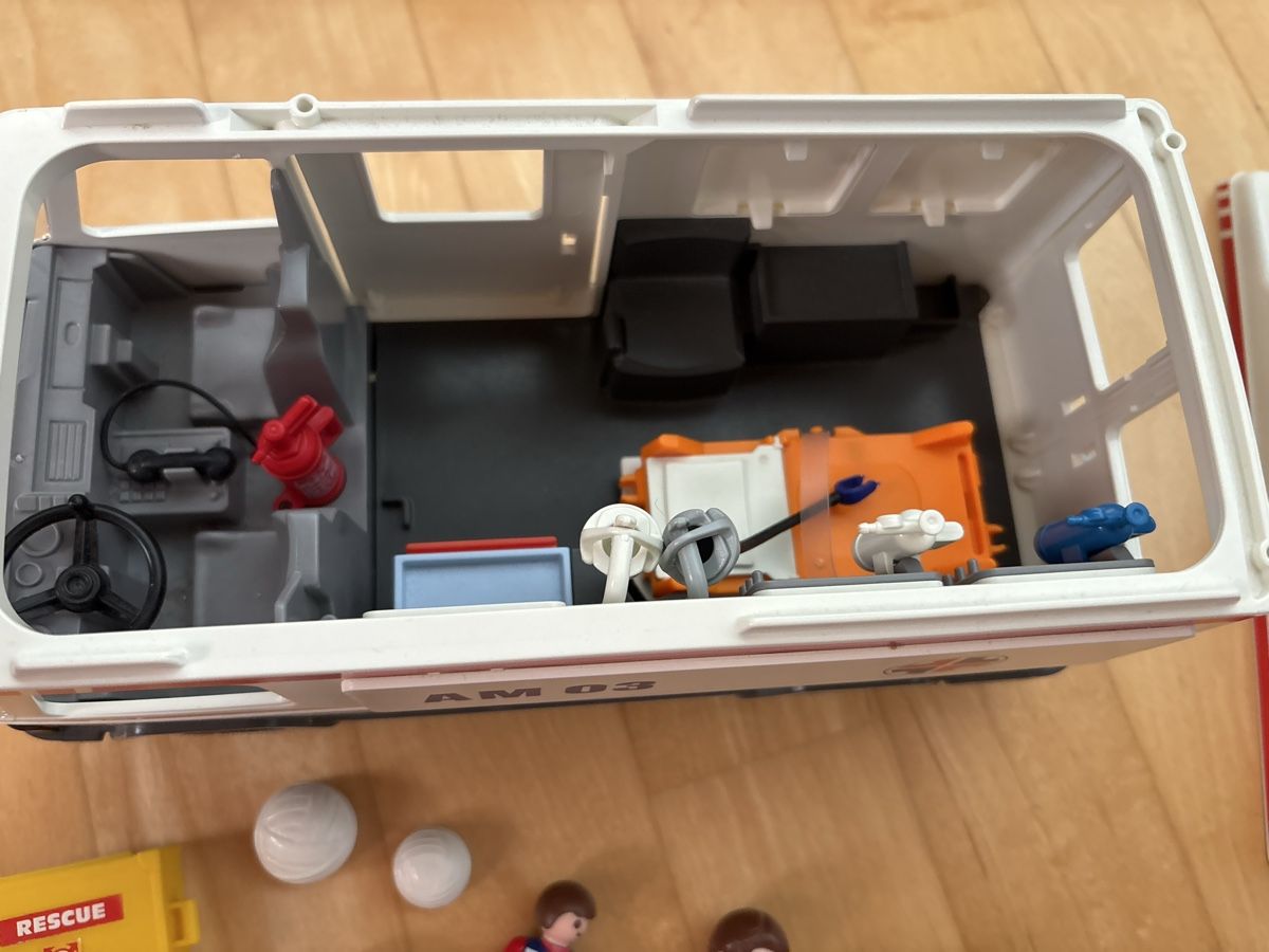 Playmobil Spielzeuge: Playmobil Krankenwagen – Gebraucht aus Unterentfelden von Lavach 1