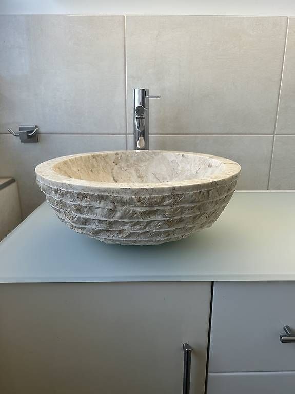 Badezimmermöbel: Badmöbel mit Stein-Aufsatzwaschbecken – Gebraucht aus Zufikon von Gertrud041 2