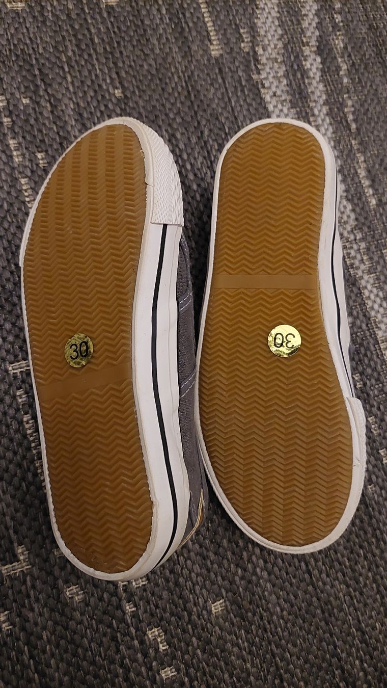 Scarpe per ragazzi: Kinder Freizeitschuhe grau Grösse 30 neu – Nuovo e nell'imballaggio originale da Egolzwil venduto da mobiledeluxe 3