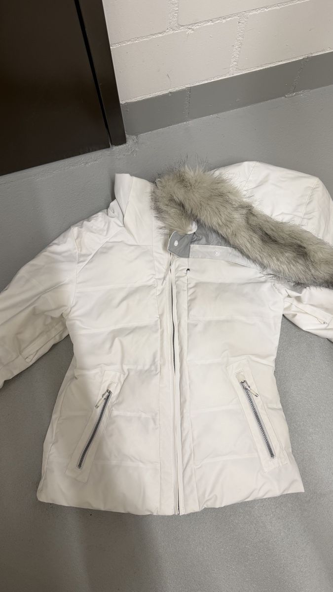 Roxy Jacken: Roxy Winterjacke – Gebraucht aus Pfäffikon ZH von iva_7ktw 1