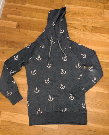 Grauer Kapuzenpullover ONLY, Anker Muster, Gr. M