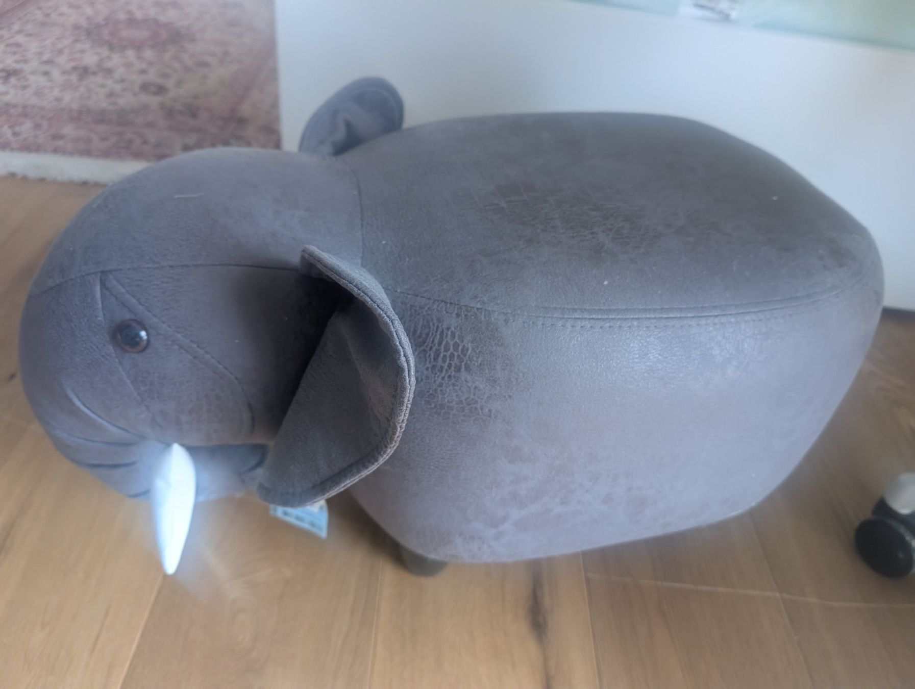 Sgabelli: Sitzhocker Elefant – Usato da Zofingen venduto da vas 1