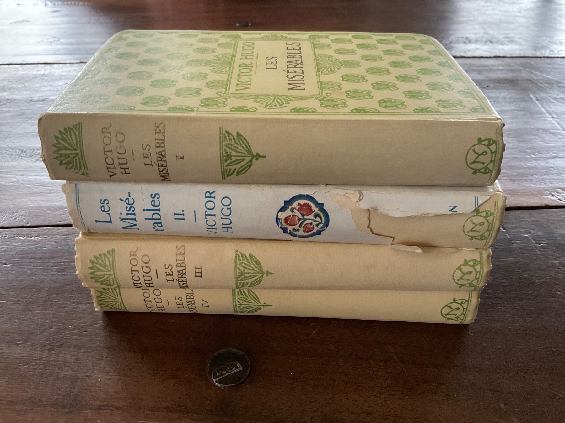 Libri: Les Misérables, Victor Hugo, édition Nelson, 4 tomes – Usato da Avenches venduto da Tinkey