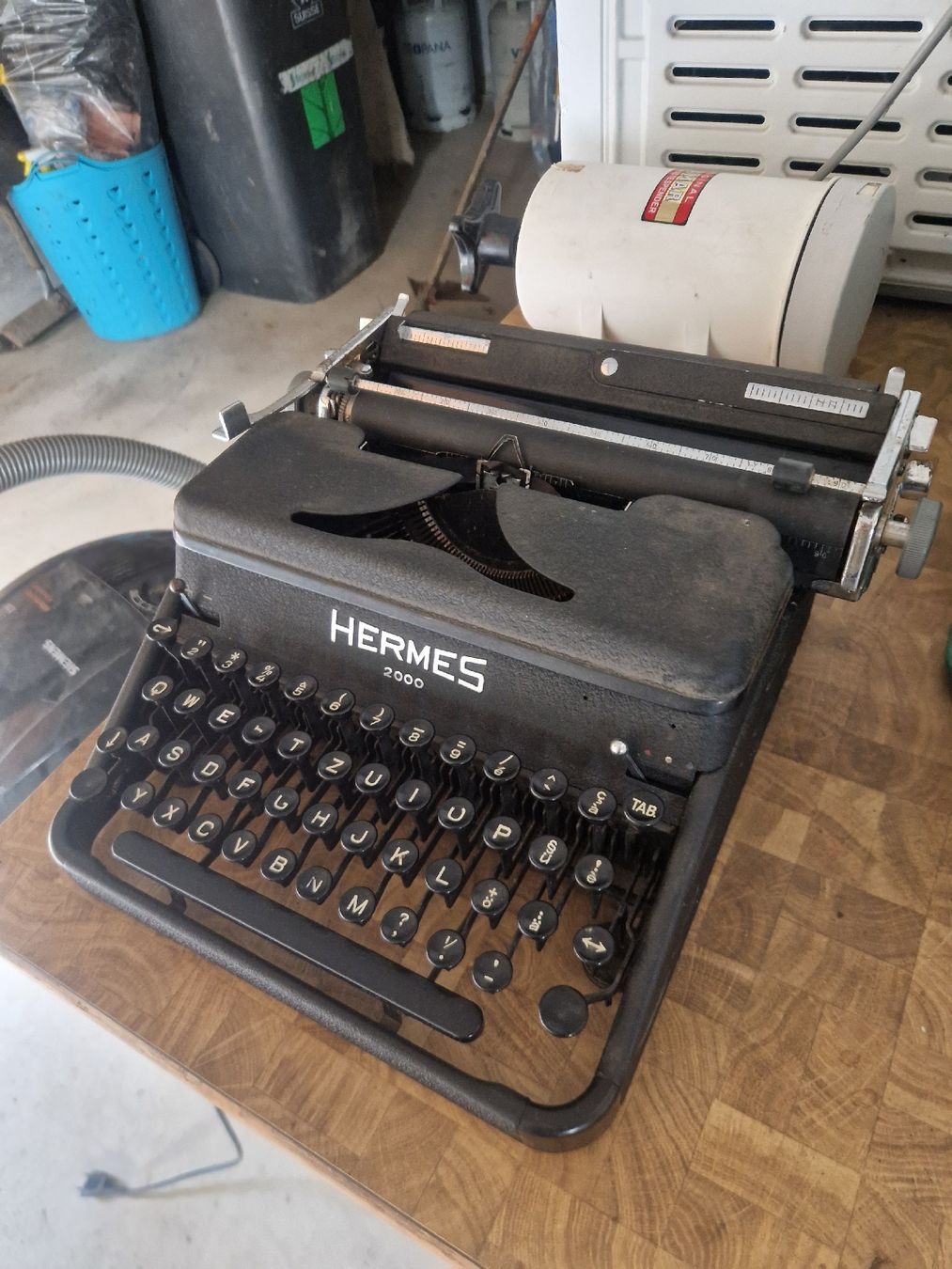 Hermès Machines à écrire: Hermes Schreibmaschine  – Défectueux à Sumiswald par ForstCounty