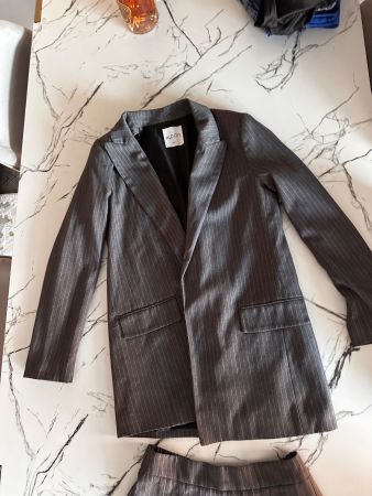 Rock und Blazer ALCOTT grau gestreift Grösse S guter Zustand