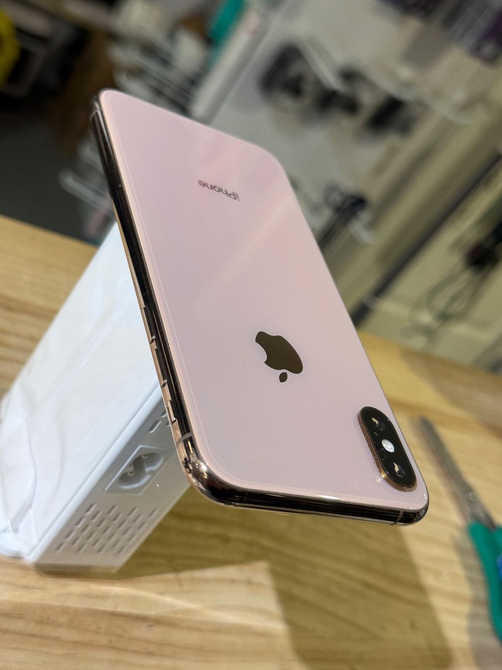 Apple Telefoni cellulari / Smartphones: Châssis Complet iPhone XS -Connecteur de Charge+Batterie – Usato da Morges venduto da DA-repa 2
