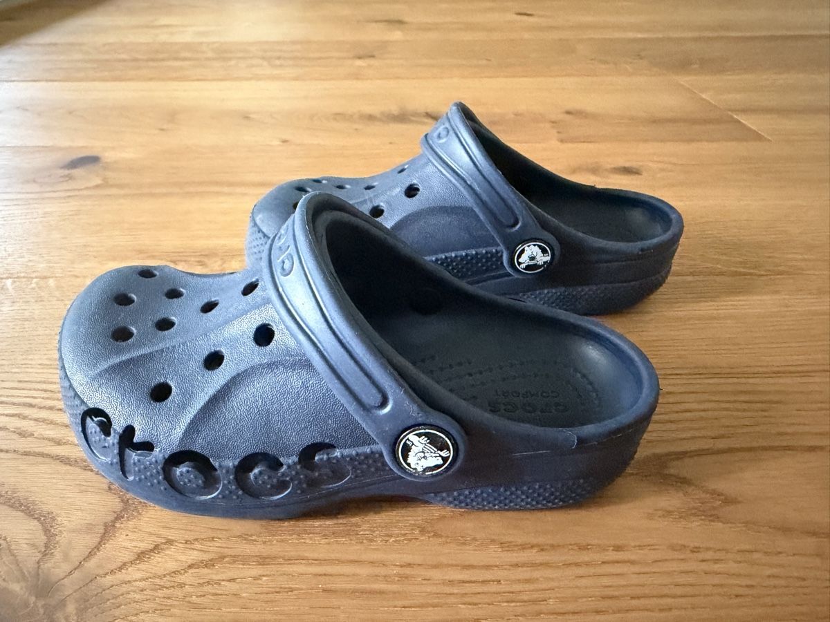Crocs Schuhe für Jungen: Crocs Clogs Grösse C 11 // 28-29 – Gebraucht aus Wangen SZ von Zimmone 2
