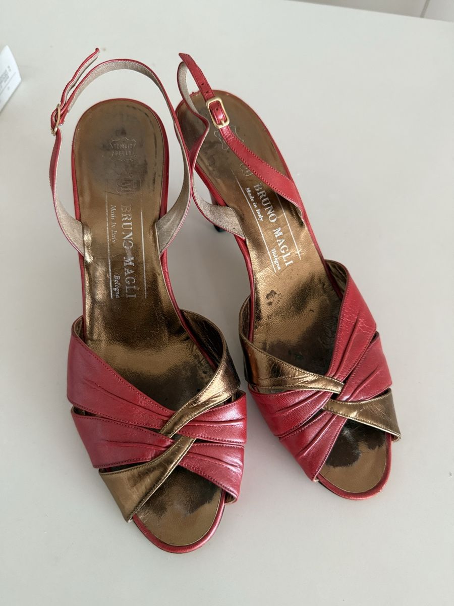 Damenschuhe: Bruno Magli Schuhe Vintage 38 – Gebraucht aus Zürich von Mothai