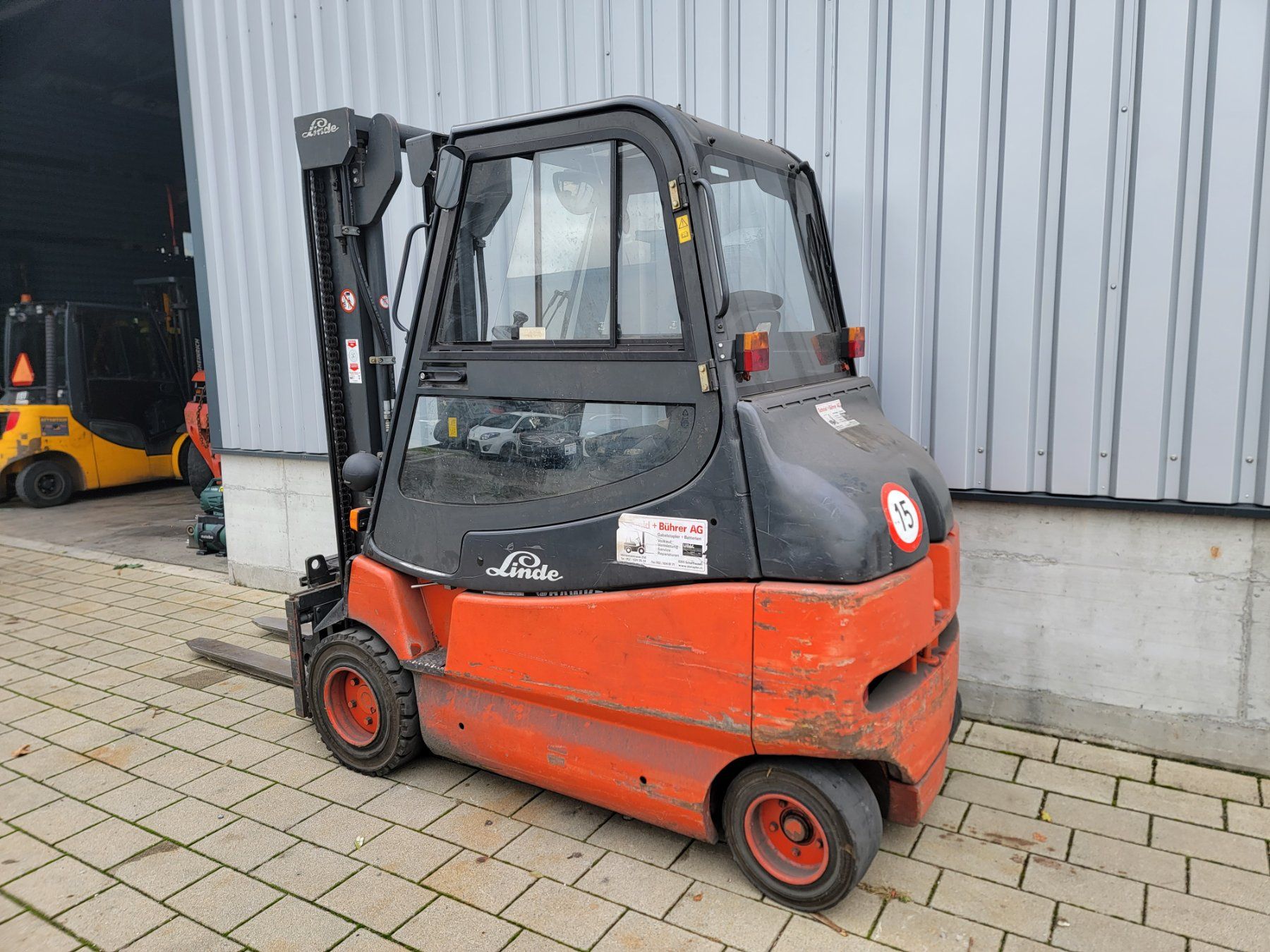 Linde Carrelli elevatori e a forche: Stapler Linde E30 mit Klemmgabel Hub 345cm – Usato da Amriswil venduto da basstempel 1