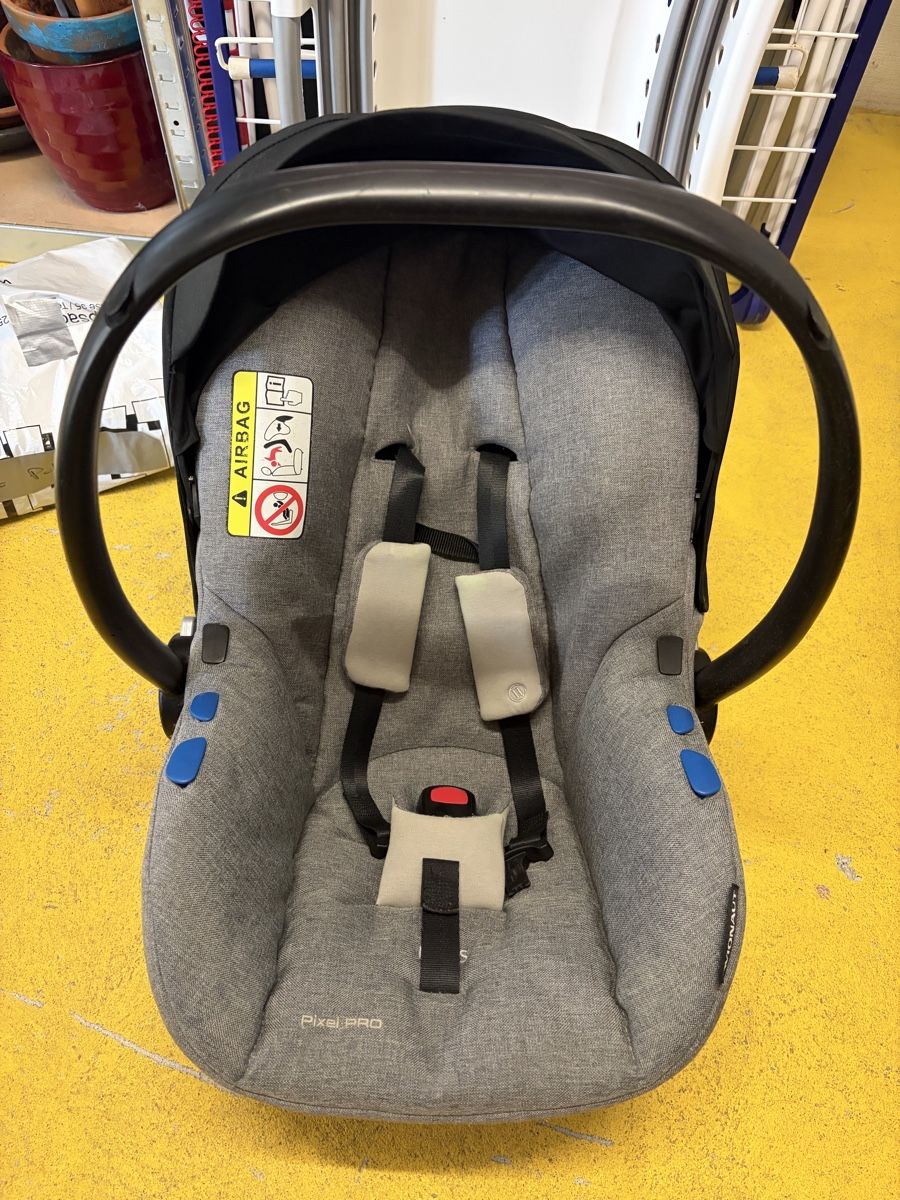 Auto-Kindersitze: Babyschale Avionaut inkl. Isofix – Gebraucht aus Krauchthal von aupairkary