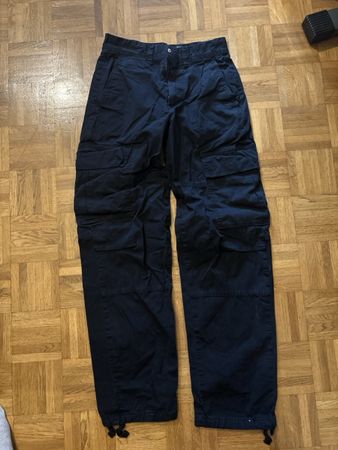 Pantalon cargo Bershka noir taille 32 bon etat general