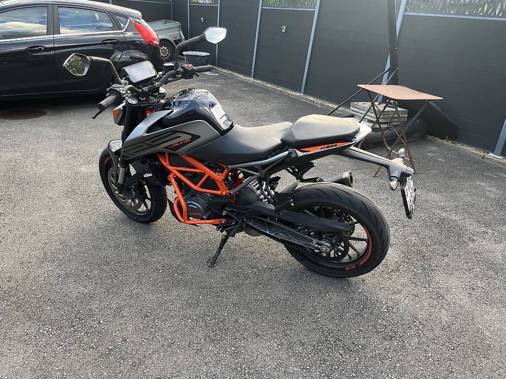 Route: KTM Duke 125 – D'occasion à Bex par epsonstylus 2