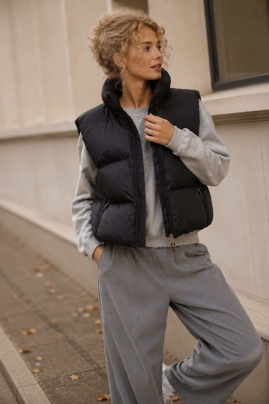 Gilets: Neue stylische Daunenweste eher Gr.M – Neuf avec emballage d'origine à Oberwil-Lieli par Svetlana28 1