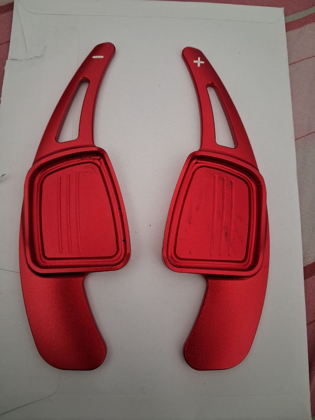 Audi Accessori per altri veicoli: manopole cambio sequenziale per Audi nuove  – Nuovo (secondo la descrizione) da Magadino venduto da tei_7wpk