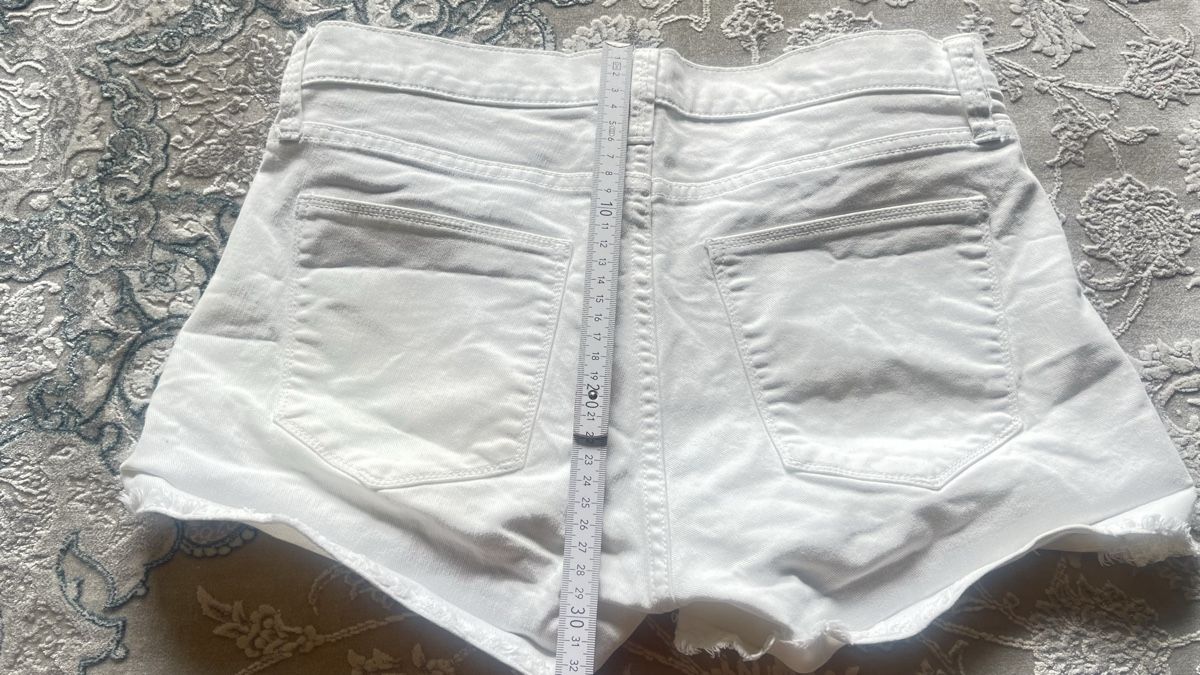 Gap Pantaloni: Gap Shorts S – Usato da Davos Platz venduto da Infinity795 1