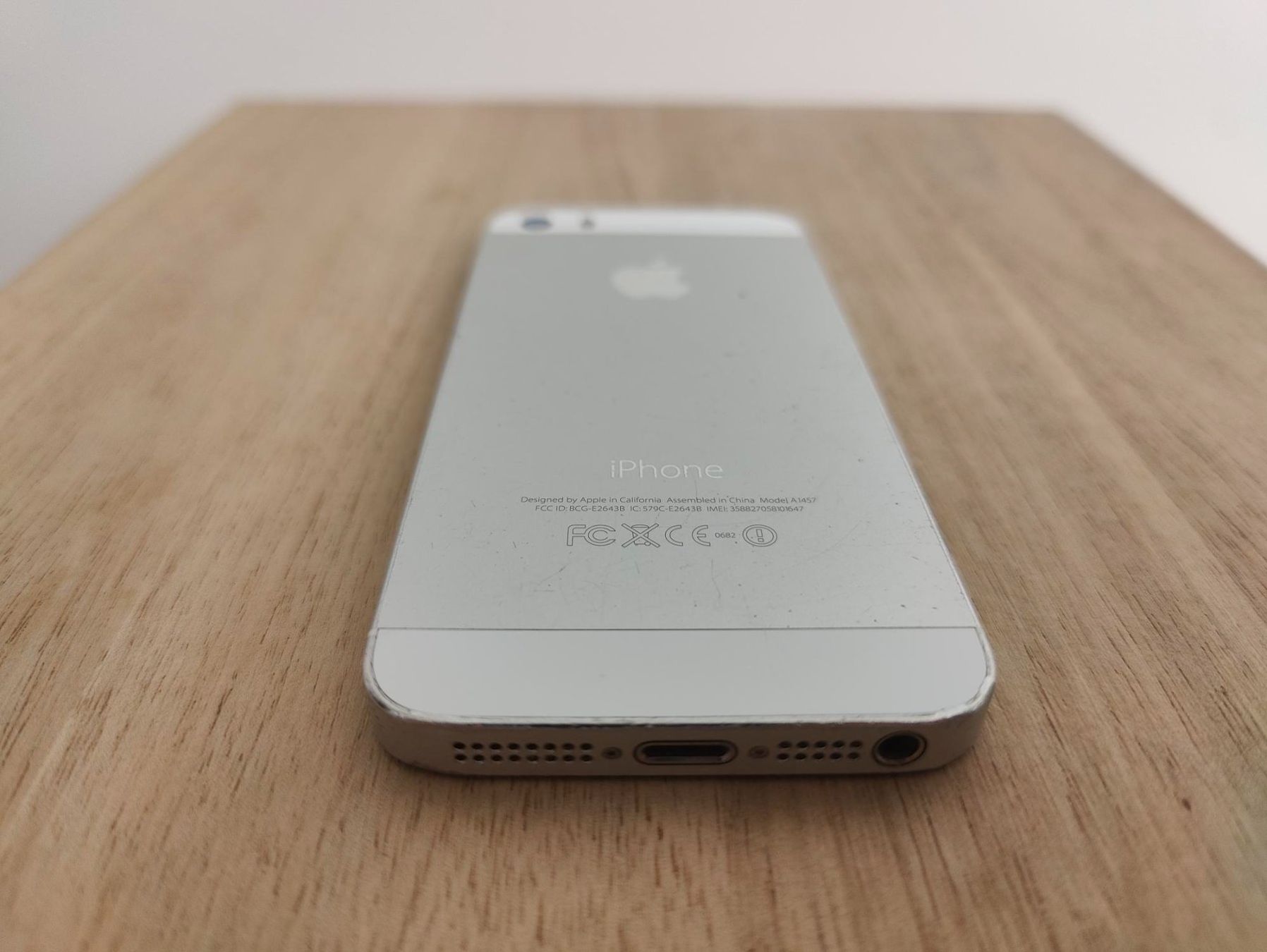 Apple Telefoni cellulari / Smartphones: Apple iPhone 5s Silber/Weiss – Usato da Rotkreuz venduto da marclooo 2