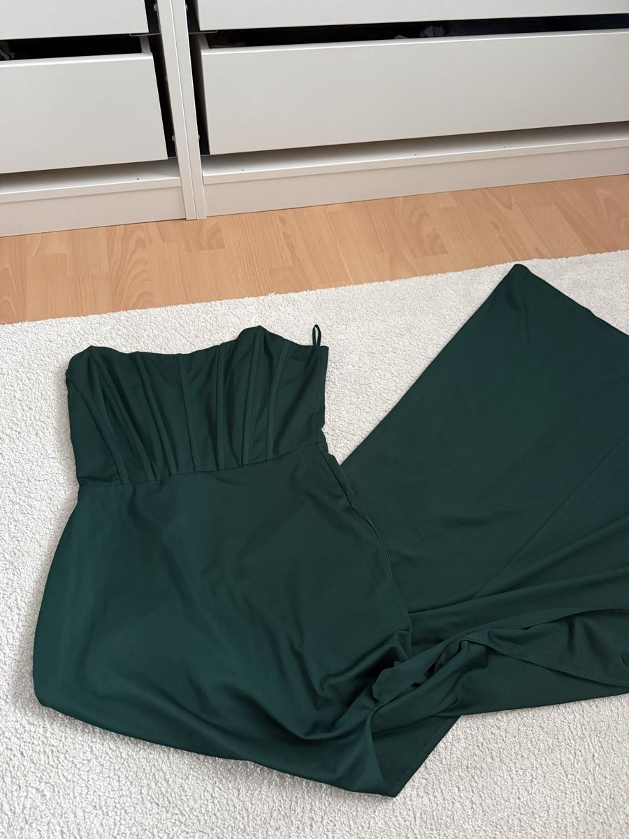 Vestiti: Dunkelgrünes Abendkleid – Nuovo (secondo la descrizione) da Alpnach Dorf venduto da beauty87 1