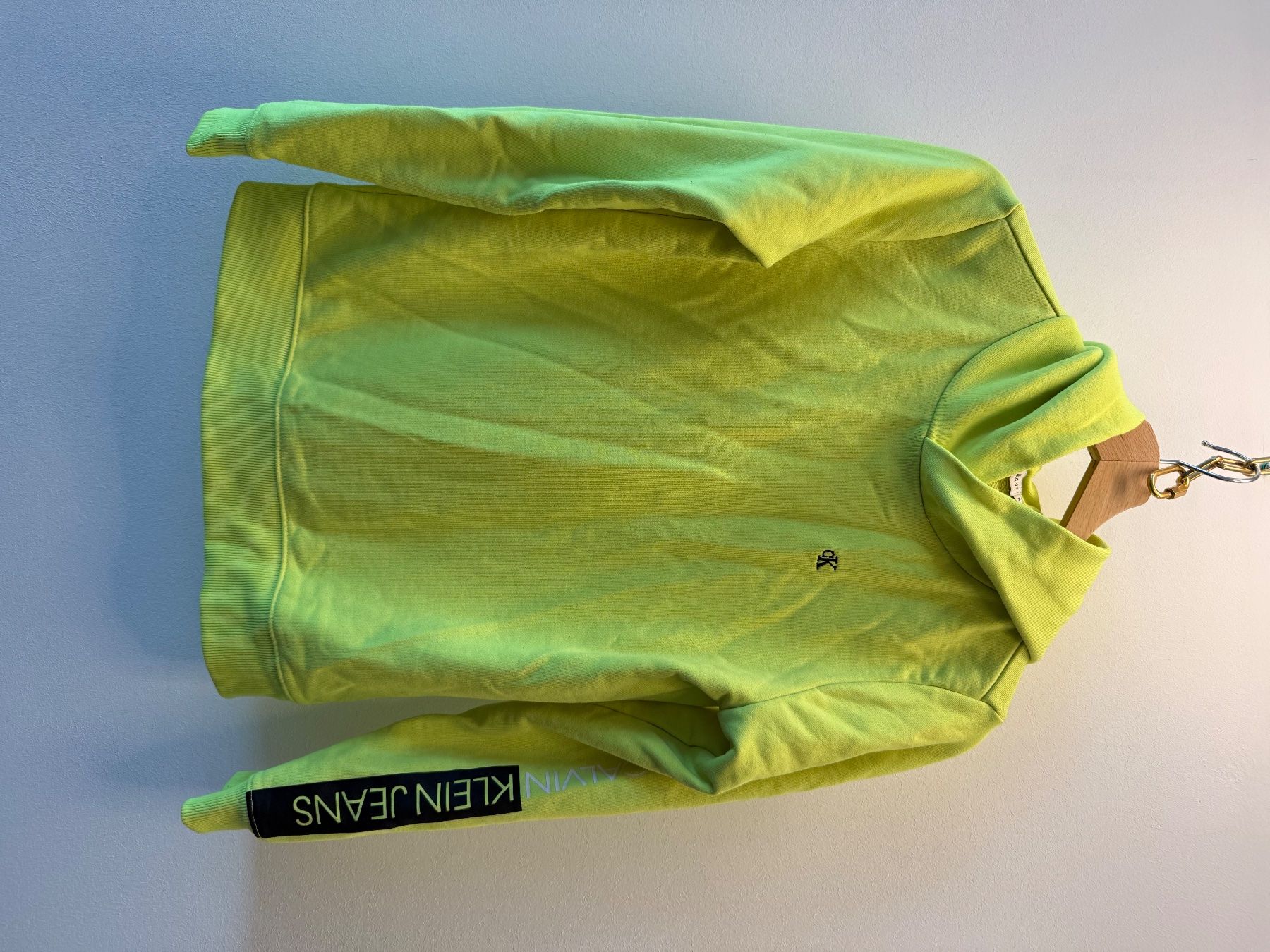 Calvin Klein Pullover & Sweatshirts: Calvin Klein Jeans Hoodie Kinder – Gebraucht aus Schlieren von svenbaettig