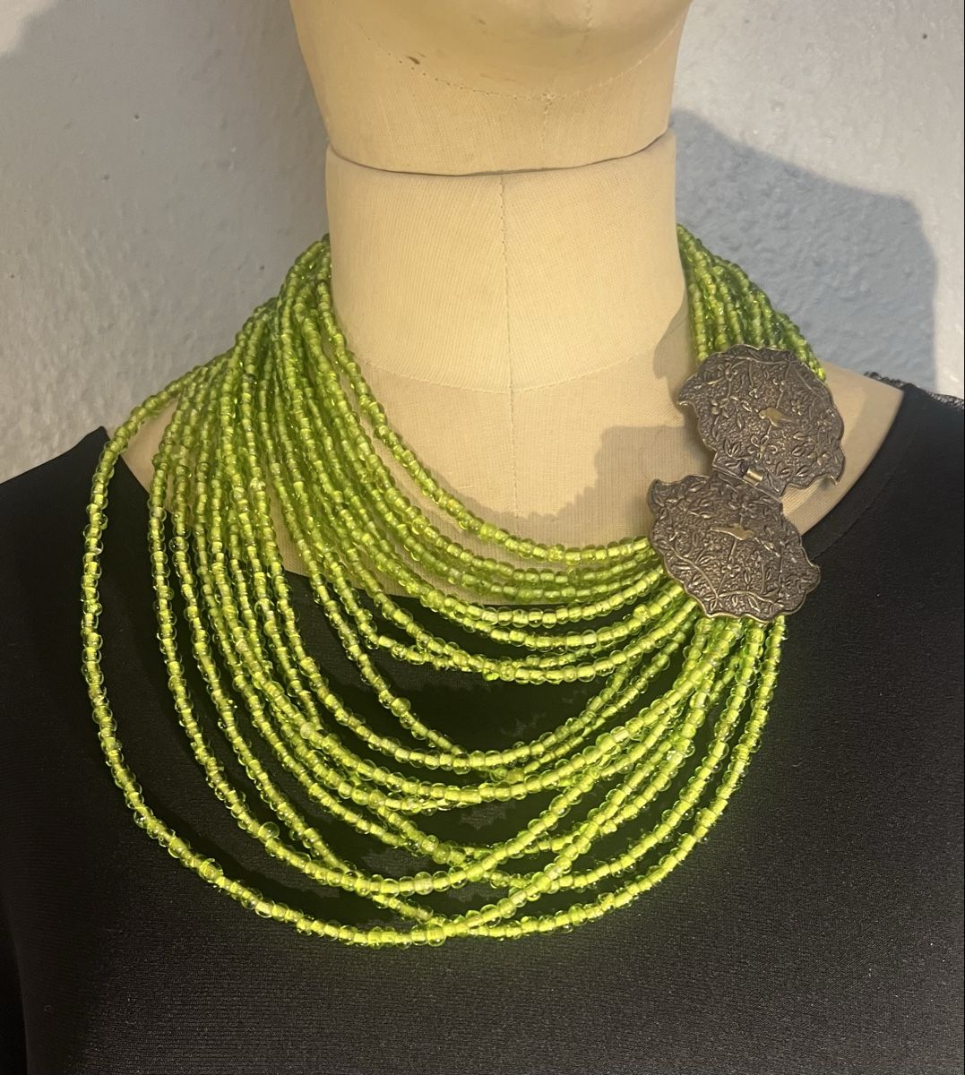 Catenine: Collier ANEHO Création  multirangs fermoir motifs oiseaux – Usato da Genève venduto da DELIRBEADS 3