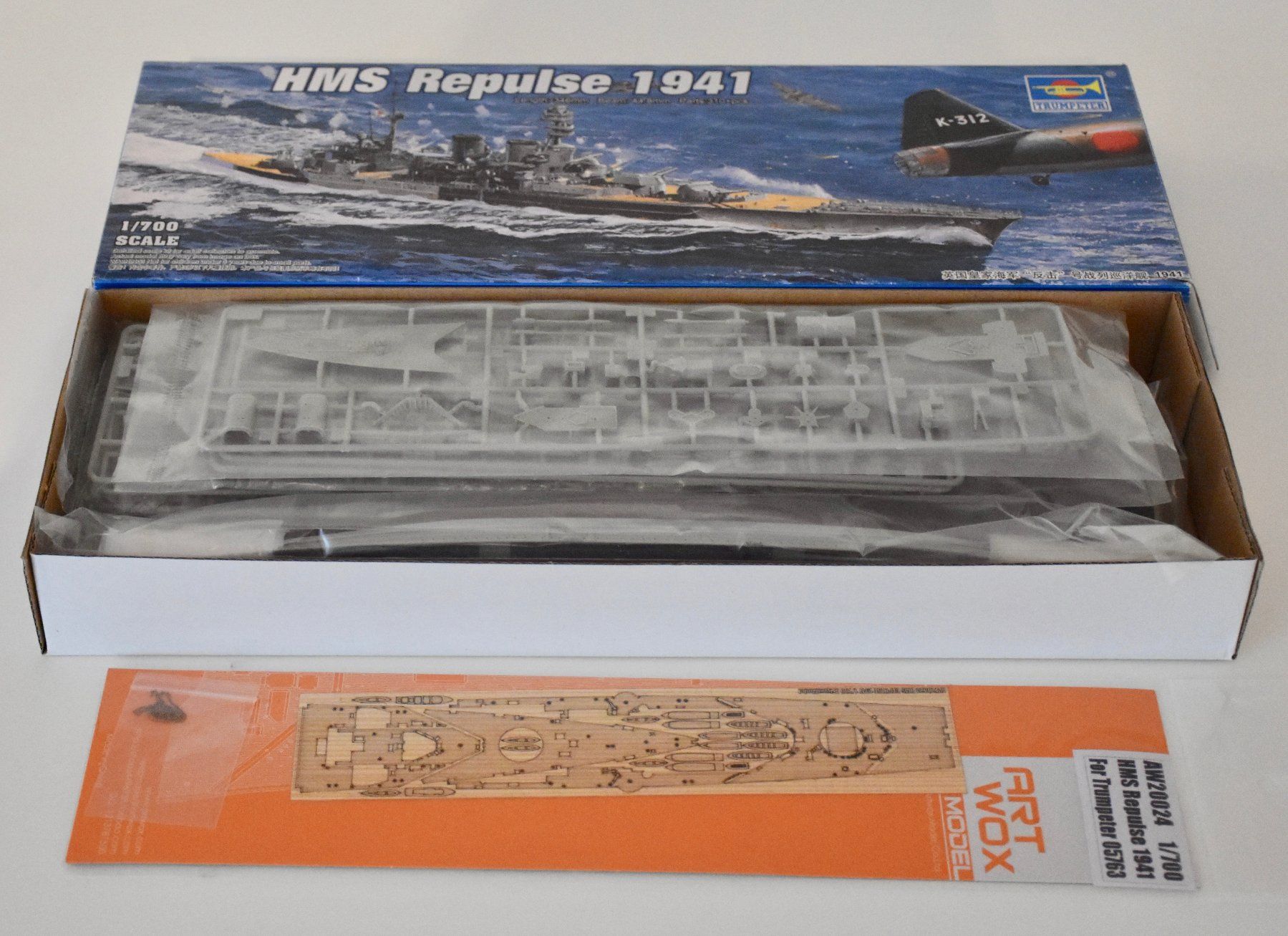 3 navires de la Royal Navy 1/700. 1 Tamiya et 2 Trumpeter. (Neu und ...