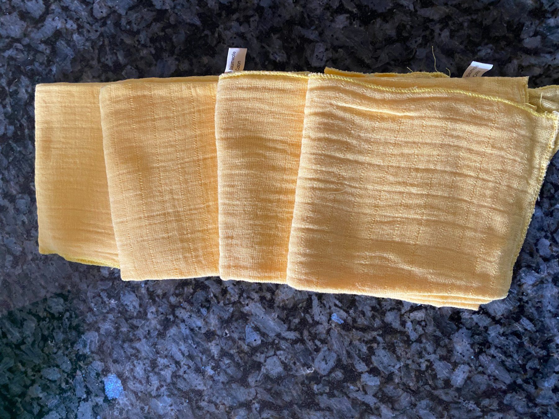 Secchi per pannolini & Pannolini: 4 Nuscheli gelb – Nuovo (secondo la descrizione) da Allenwinden venduto da Obalu