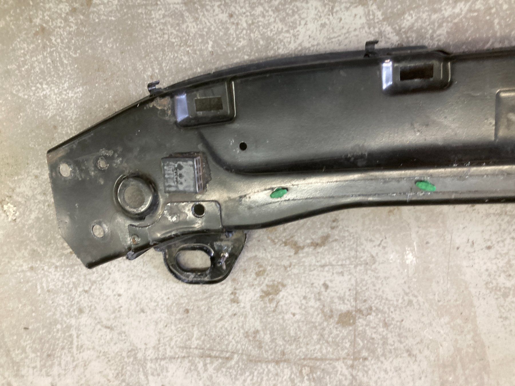 Jeep Tutti pezzi di ricambio auto: Jeep Grand Cherokee Schlossträger – Usato da Cham venduto da WB2223 3