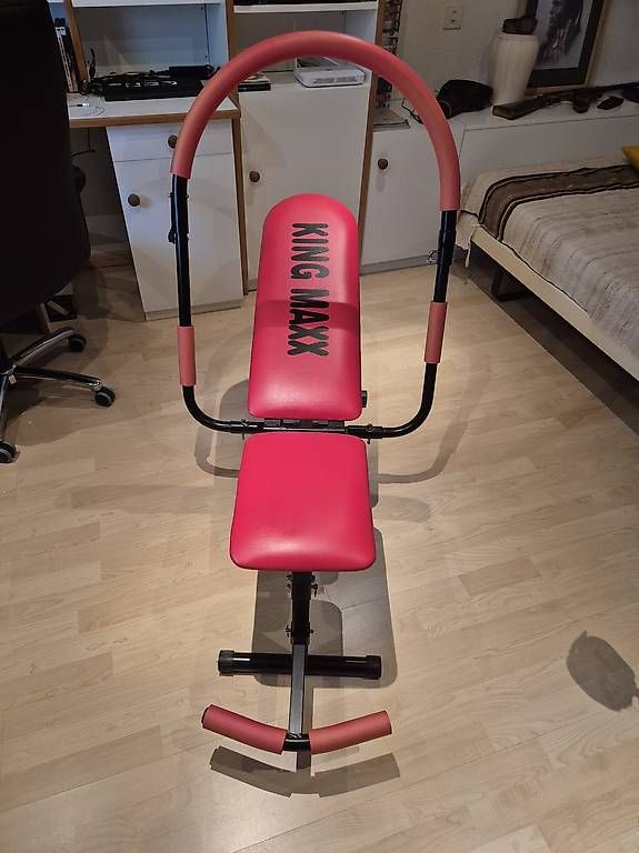 Hometrainer: King Maxx Bauchtrainer / Sit-up Trainer – Usato da Heinrichswil venduto da dan_9c55