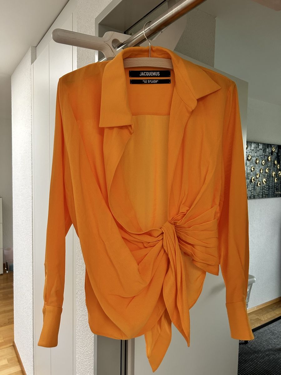 Jacquemus Camicette: Jacquemus "Le Splash" Orange Bluse, Gr. FR38, XS-S – Nuovo (secondo la descrizione) da Gerzensee venduto da RinaKat