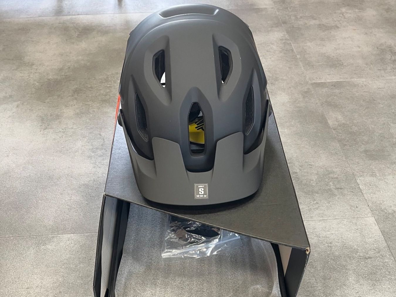 Oakley Caschi: Oakley DRT5 Mips Helm NEU Gr. S – Nuovo e nell'imballaggio originale da Hochdorf venduto da TreeLeeHochdorf 1