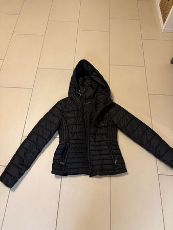 Damen Steppjacke schwarz mit Kapuze