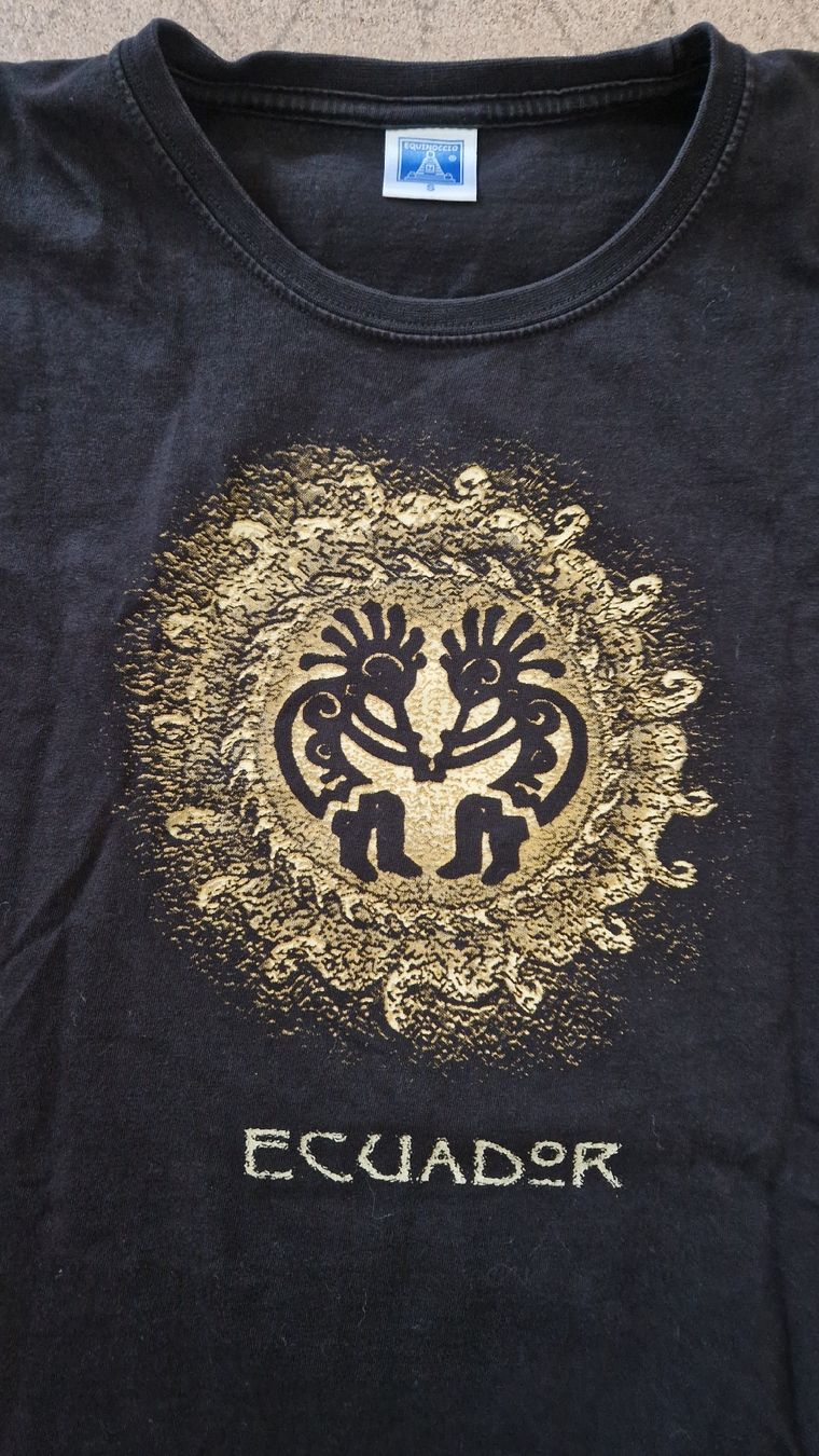 T-shirt: T-shirt aus Ecuador – Usato da Zürich venduto da mis_2kxn 1