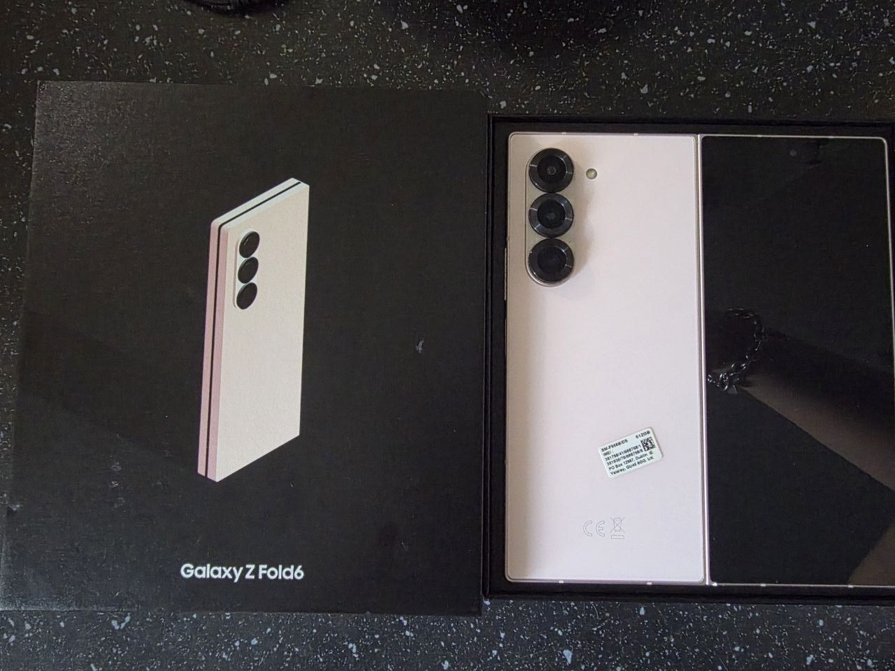 Samsung Telefoni cellulari / Smartphones: Samsung Galaxy Fold 6 – Usato da Regensdorf venduto da Ich_und_Du-Y.S