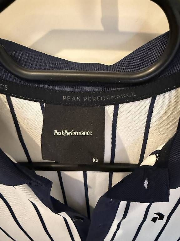 Magliette Polo: Golf Shirt Peak Performance  – Usato da Bülach venduto da angelique080882 1