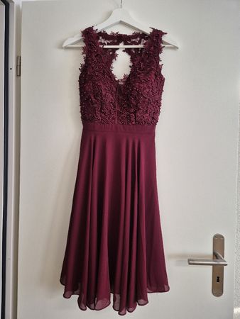Festliches Kleid bordeauxrot