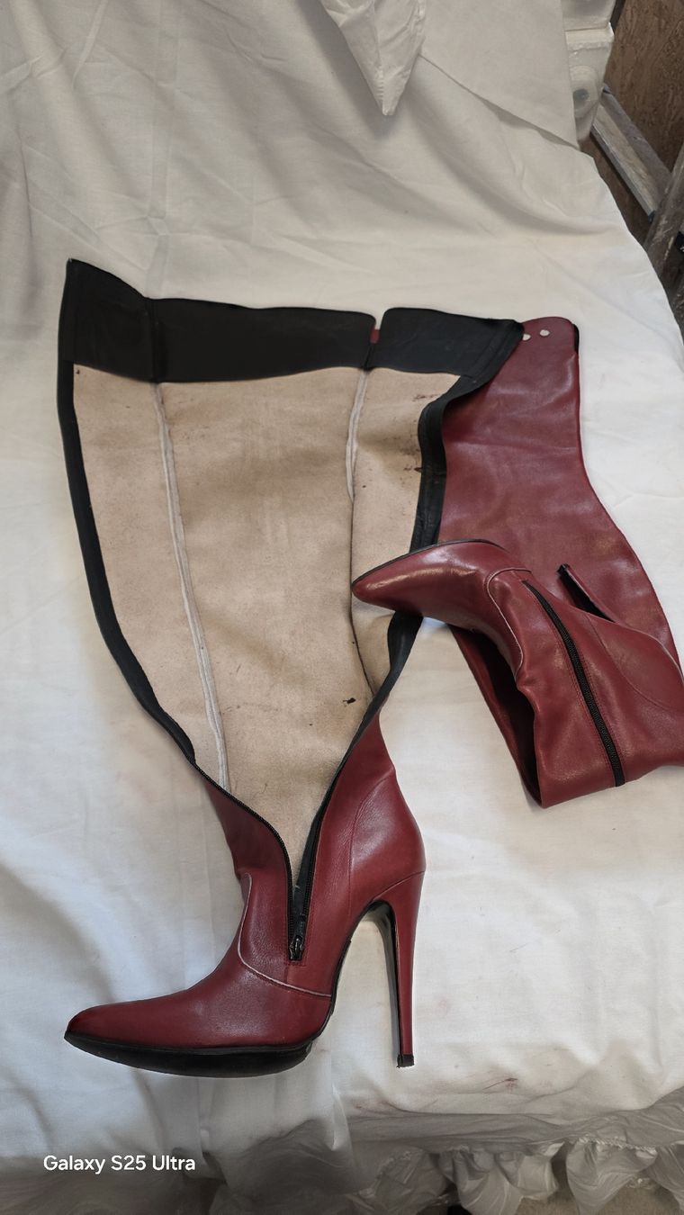 Scarpe da uomo: Patrick Cox Leder Overknee Stiefel Rot Gr. 40 – Usato da Hittnau venduto da Beblue33 3