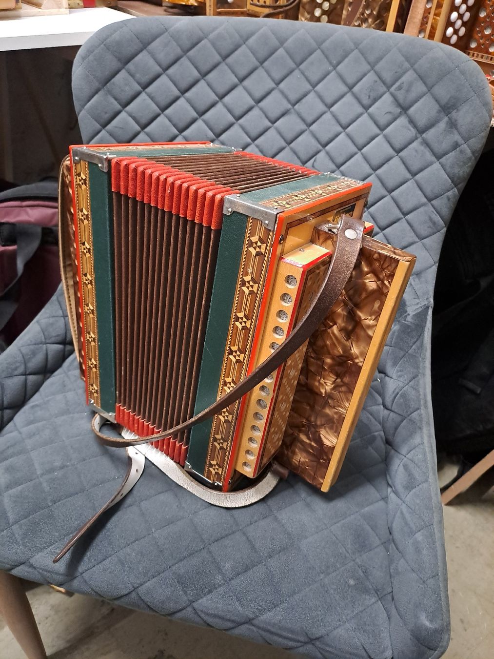 Eichhorn Strumenti musicali: Eichhorn orgeli ton B  – Usato da Villeneuve venduto da BibiVintage 5