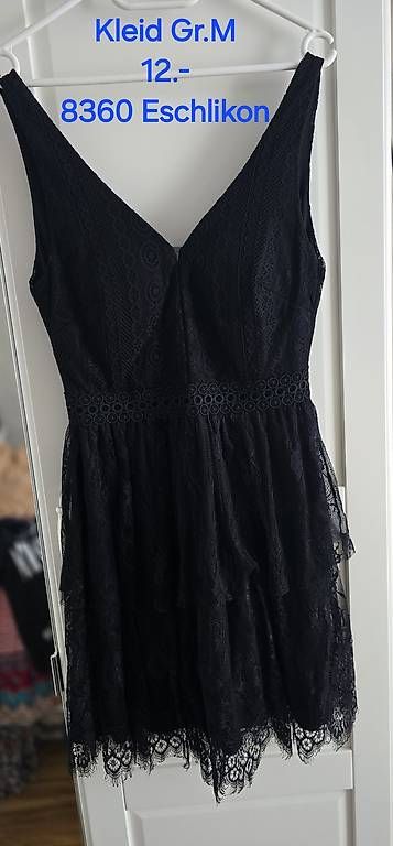 Robes: Kleider – D'occasion à Eschlikon TG par jemaroe 1