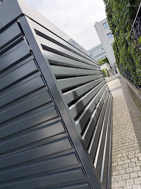 Altro Materiale elettrico: GARAGE VERY BIG ! – Usato da Pfäffikon SZ venduto da lar_wl22 1