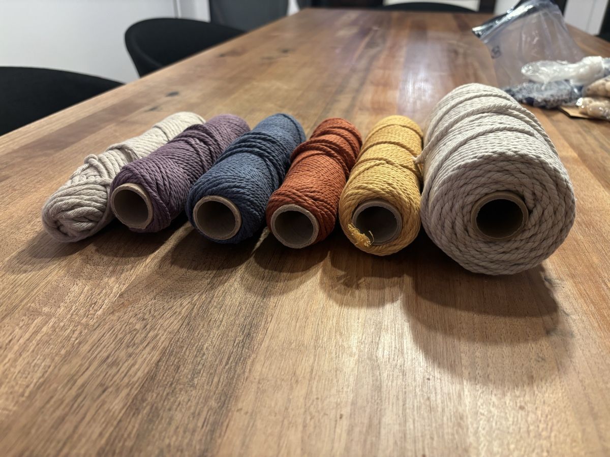 Cordicelle & Fili: Makramee Garn Set 6 Rollen bunt sortiert gebraucht – Usato da Bern venduto da chi_s9x7 1