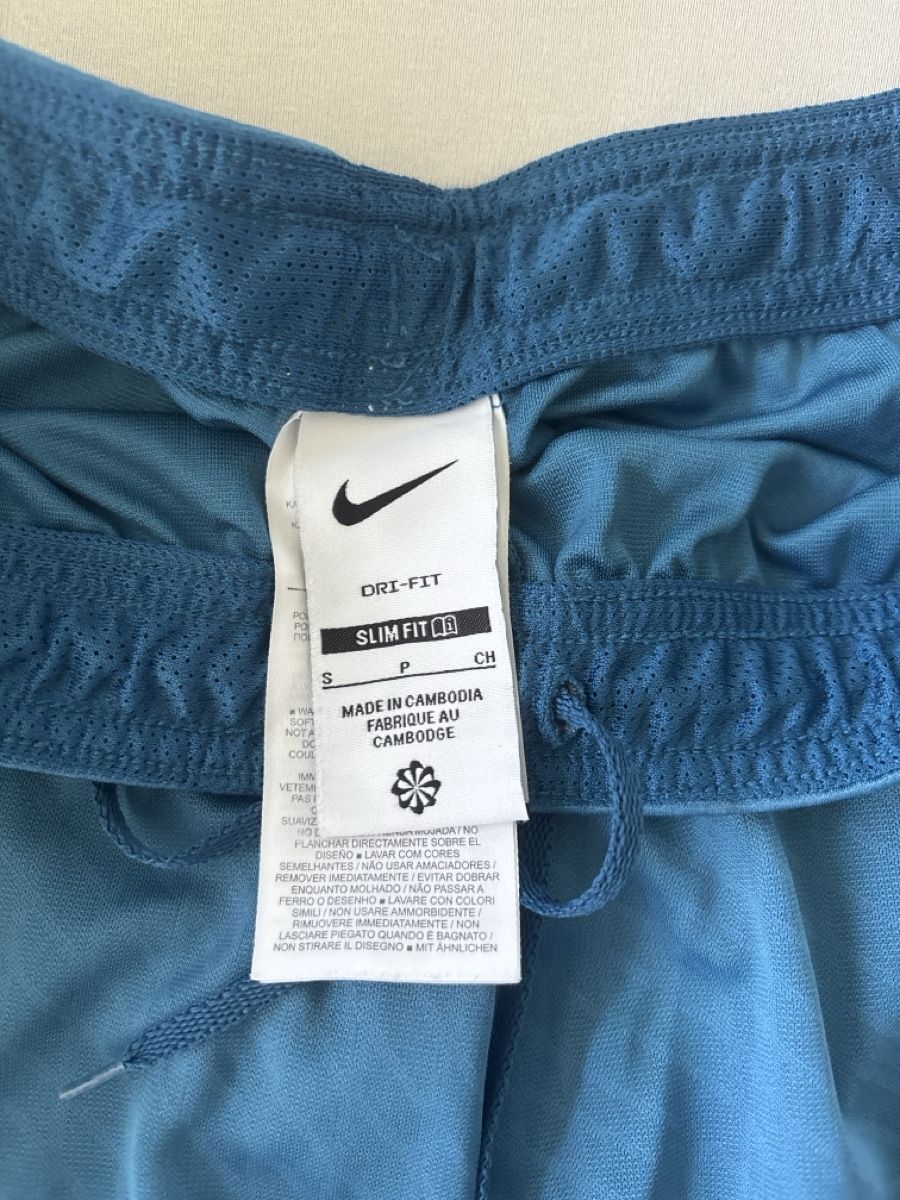 Nike Hosen: Nike Perfromance kurze Sporthose  – Neu (gemäss Beschreibung) aus Sursee von bea_x9q5 3
